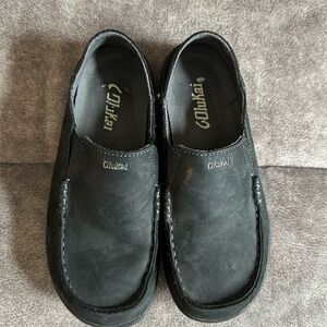 OluKai Moloa boys black leather shoes size 2